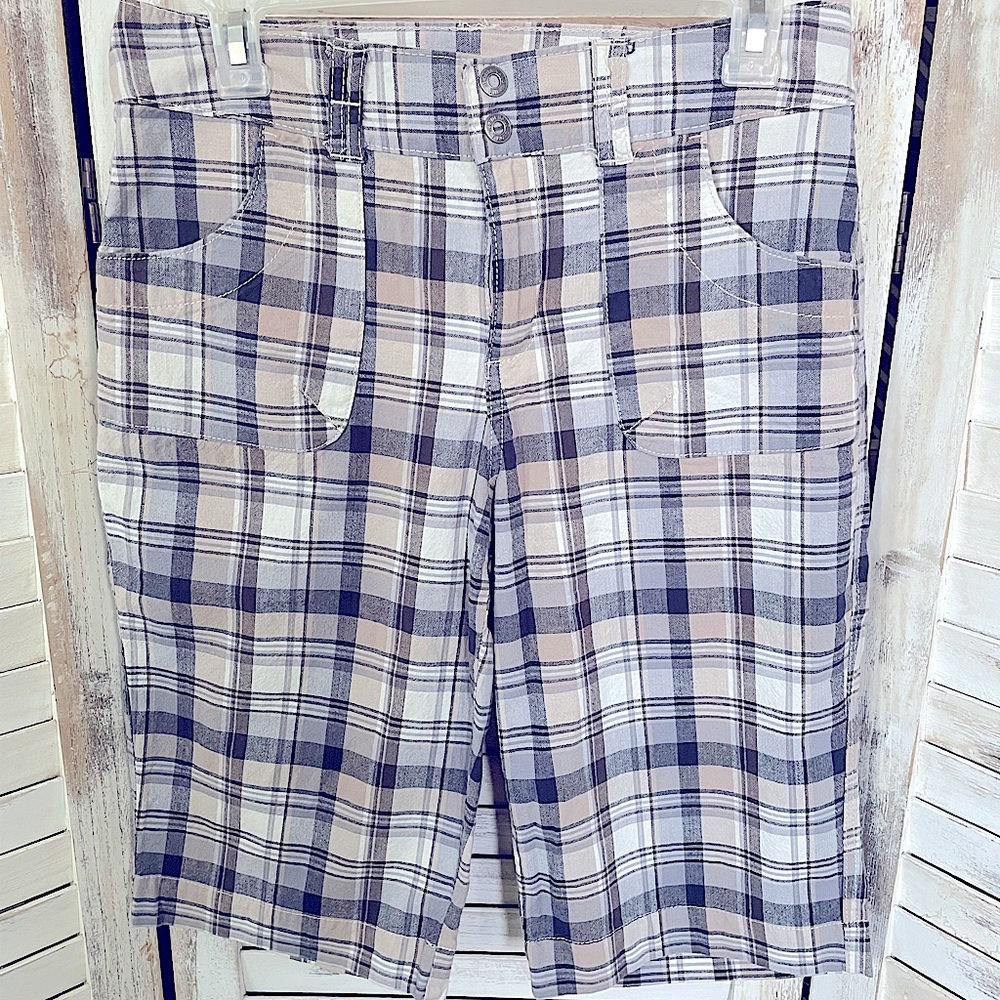 Gloria Vanderbilt size 6 shorts